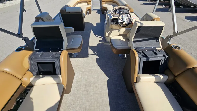 Slide: The Image of Lowe SS270 EWT 2023 - 21