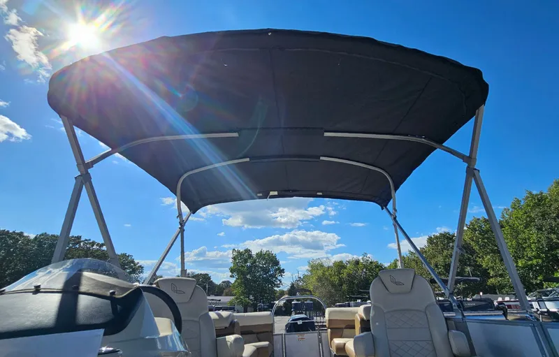 Slide: The Image of Lowe SS270 EWT 2023 - 25