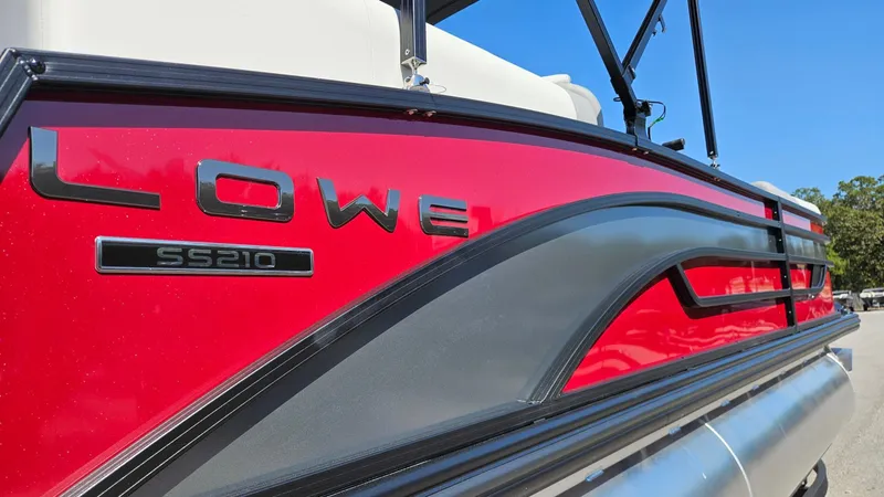 Slide: The Image of Lowe SS 210 WT 2025 - 17