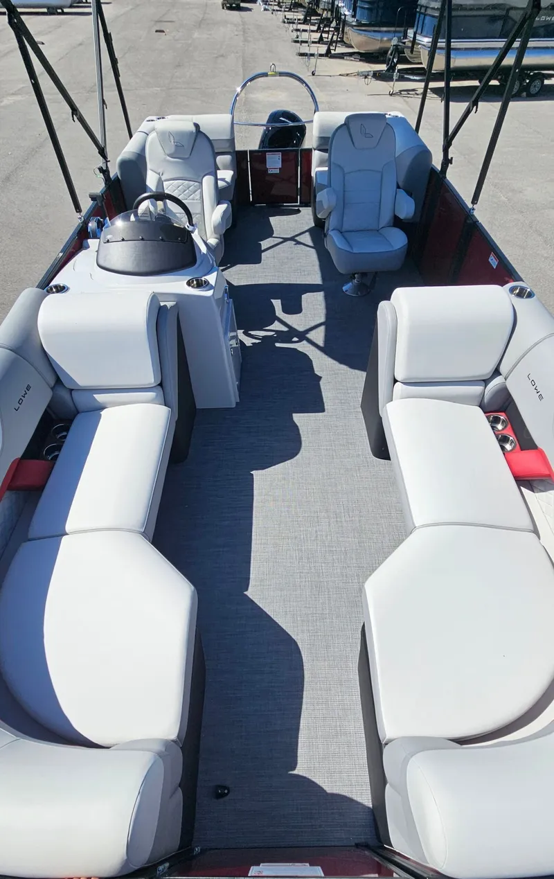 Slide: The Image of Lowe SS 210 WT 2025 - 19