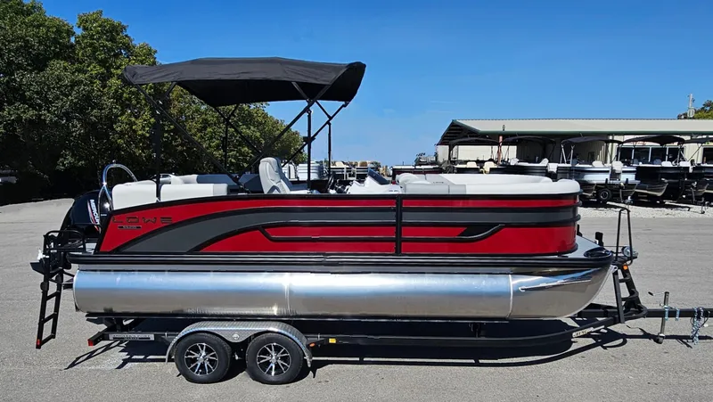 Slide: The Image of Lowe SS 210 WT 2025 - 8