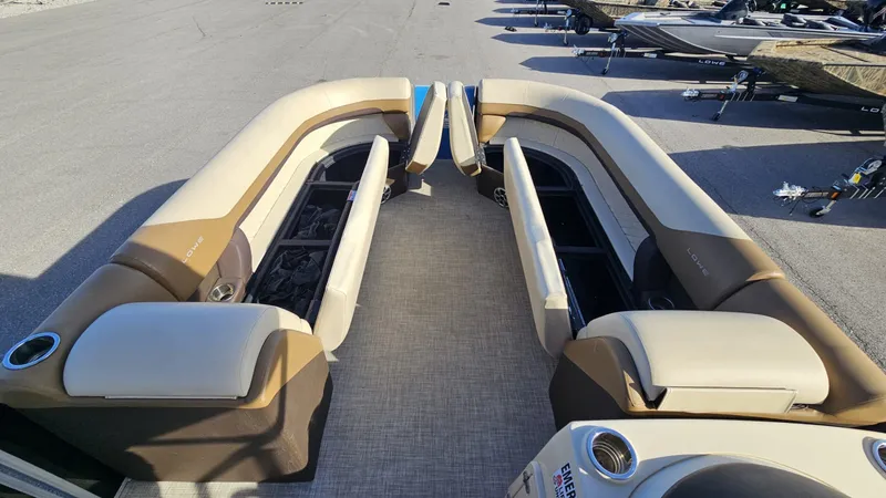 Slide: The Image of Lowe SS270 EXT Walk Thru 2022 - 19