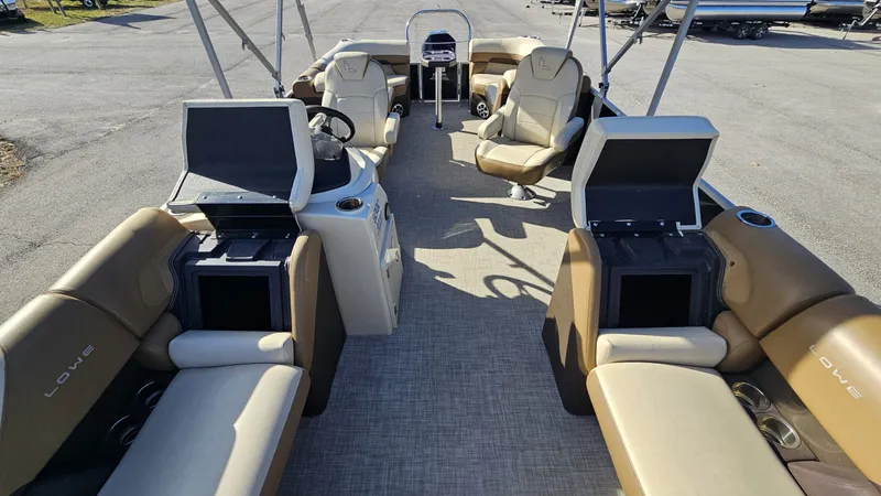 Slide: The Image of Lowe SS270 EXT Walk Thru 2022 - 21