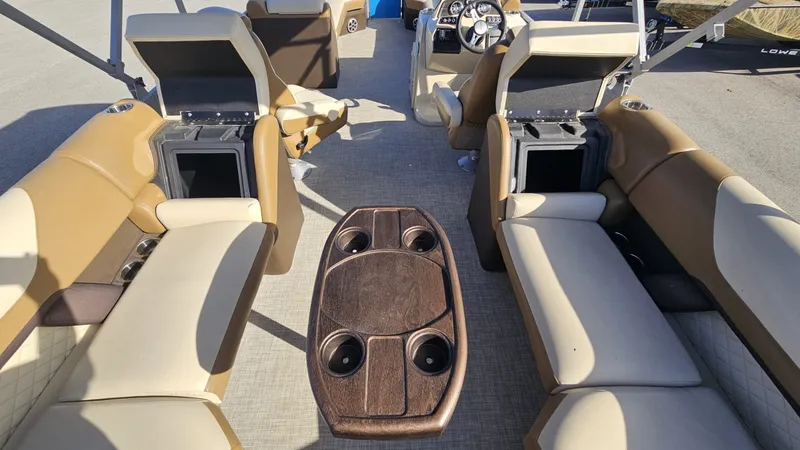 Slide: The Image of Lowe SS270 EXT Walk Thru 2022 - 25