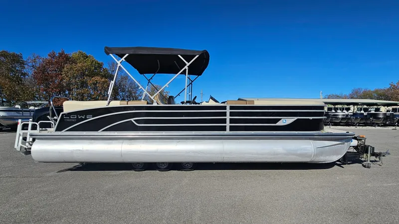 Slide: The Image of Lowe SS270 EXT Walk Thru 2022 - 4