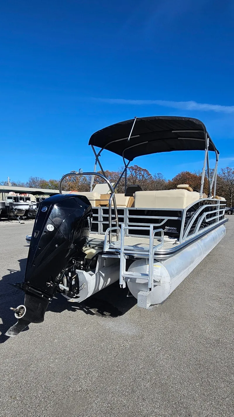 Slide: The Image of Lowe SS270 EXT Walk Thru 2022 - 6