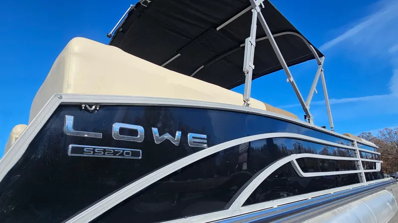 Slide: The Image of Lowe SS270 EXT Walk Thru 2022 - 9