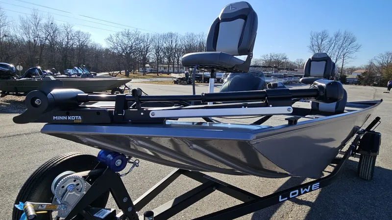 Slide: The Image of Lowe Skorpion 2025 - 11