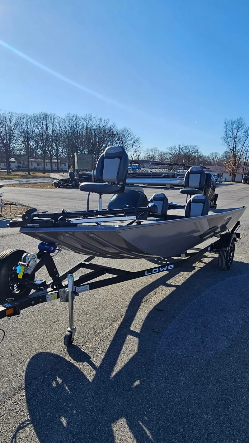 Slide: The Image of Lowe Skorpion 2025 - 13