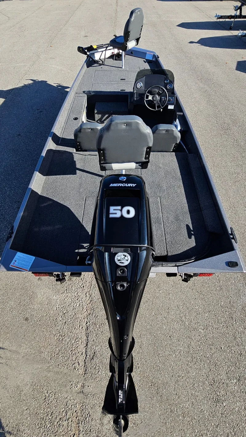 Slide: The Image of Lowe Skorpion 2025 - 17