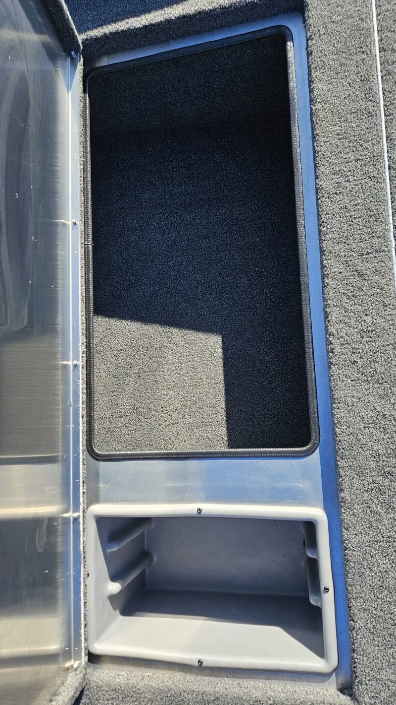 Slide: The Image of Lowe Skorpion 2025 - 20