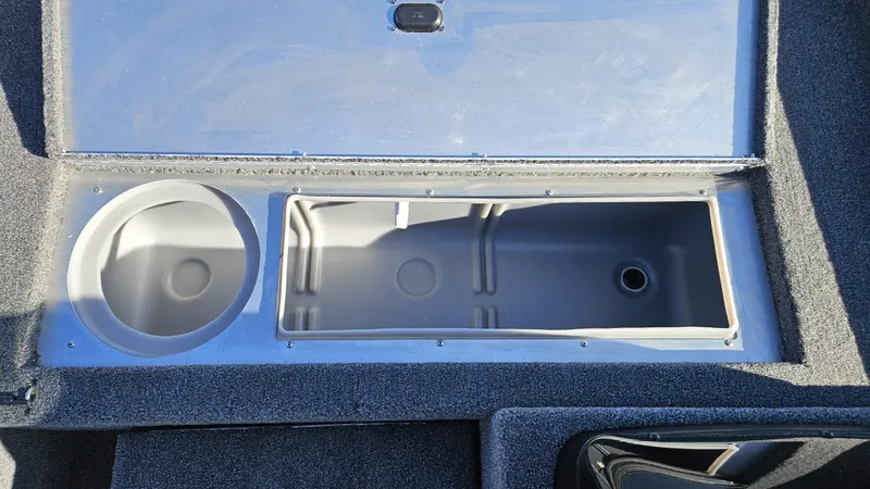 Slide: The Image of Lowe Skorpion 2025 - 21