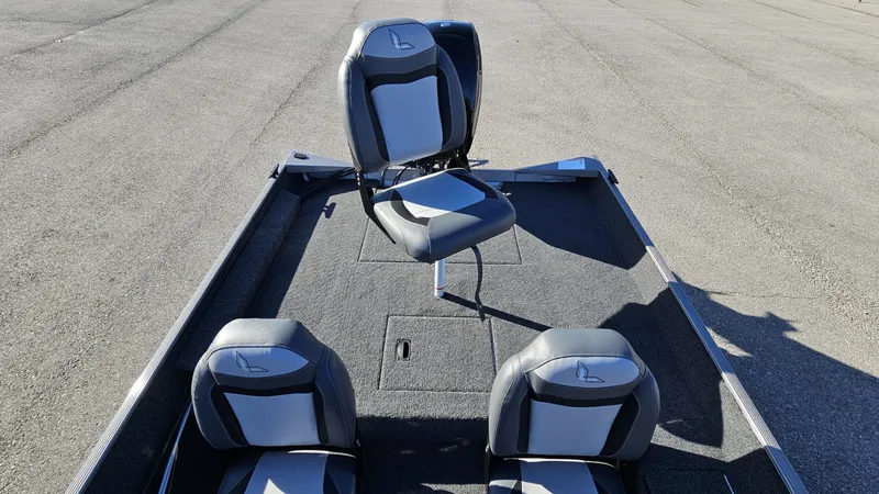 Slide: The Image of Lowe Skorpion 2025 - 22