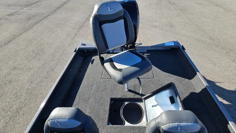 Slide: The Image of Lowe Skorpion 2025 - 23