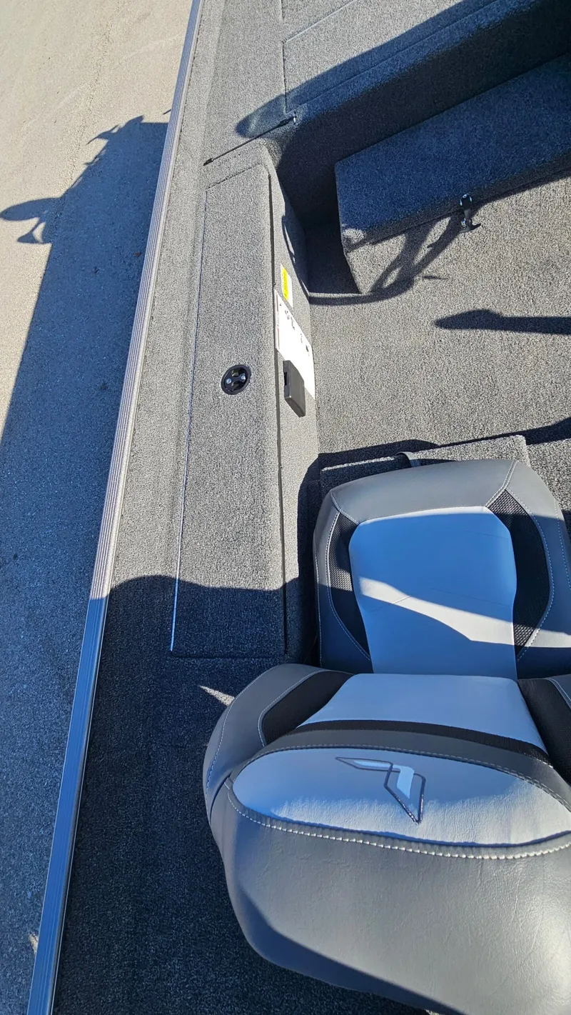 Slide: The Image of Lowe Skorpion 2025 - 24