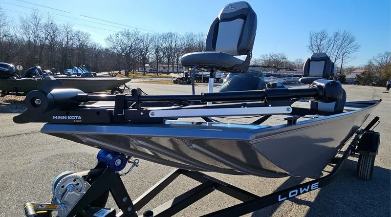 Slide: The Image of Lowe Skorpion 2025 - 30