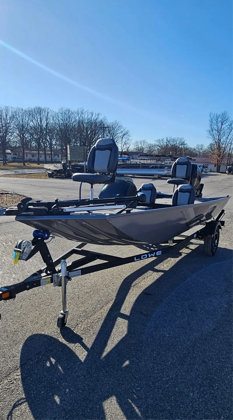 Slide: The Image of Lowe Skorpion 2025 - 31