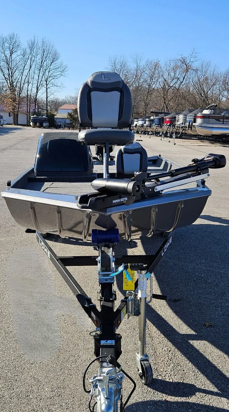 Slide: The Image of Lowe Skorpion 2025 - 32