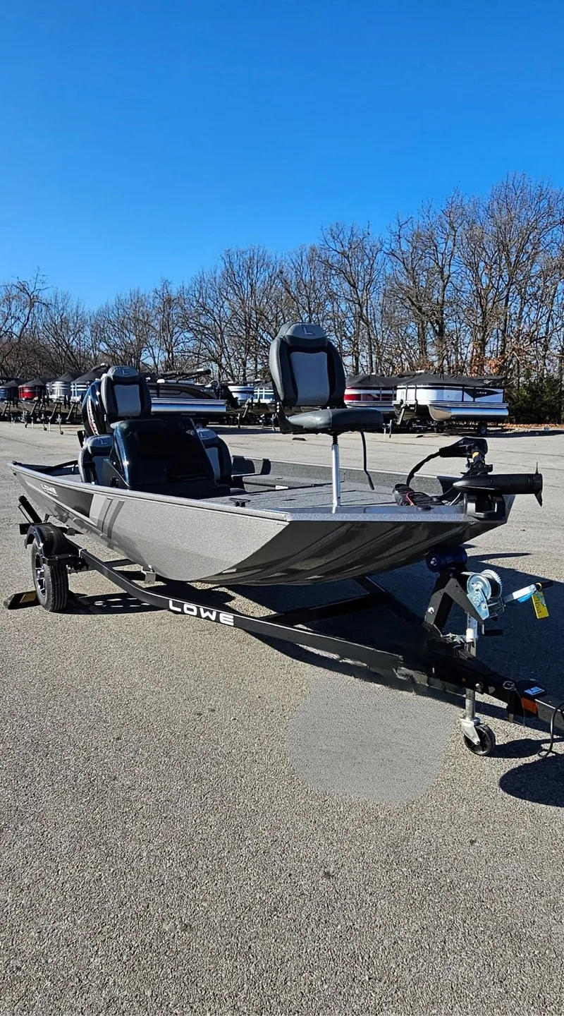 Slide: The Image of Lowe Skorpion 2025 - 33