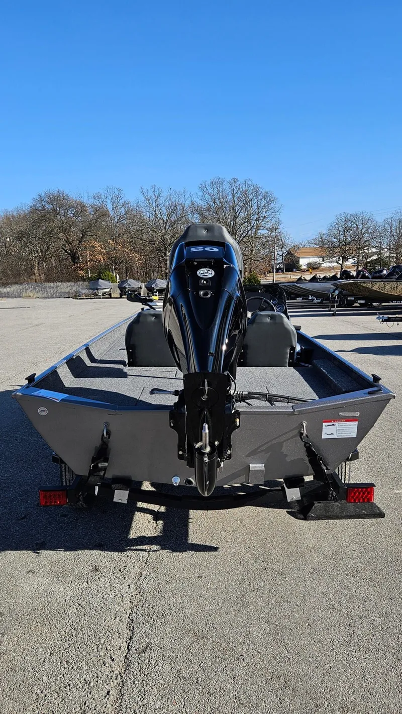 Slide: The Image of Lowe Skorpion 2025 - 8