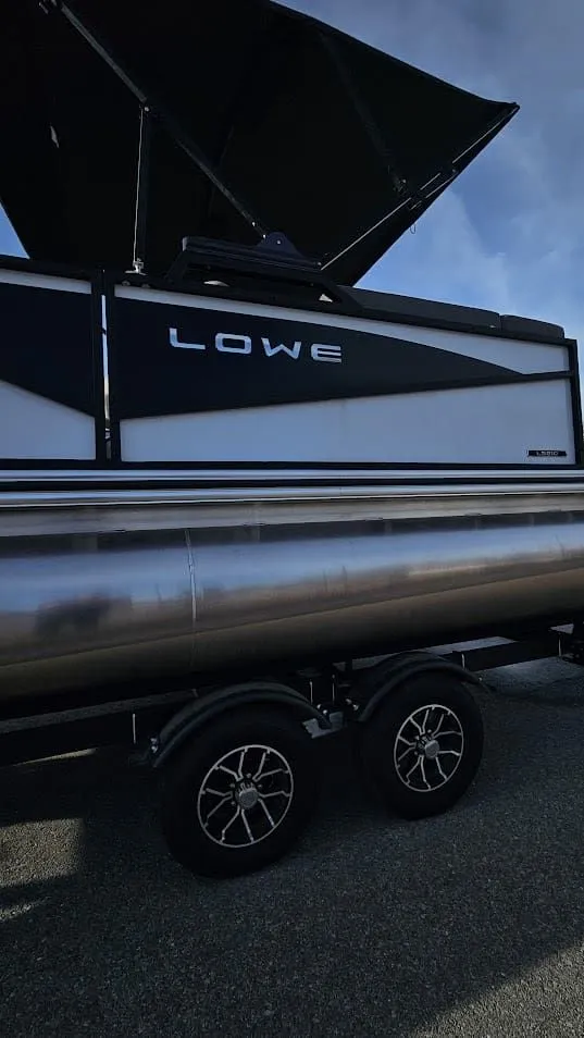 Slide: The Image of Lowe LS210 WT 2025 - 10