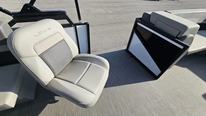 Slide: The Image of Lowe LS210 WT 2025 - 18