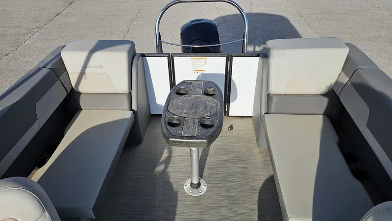 Slide: The Image of Lowe LS210 WT 2025 - 19