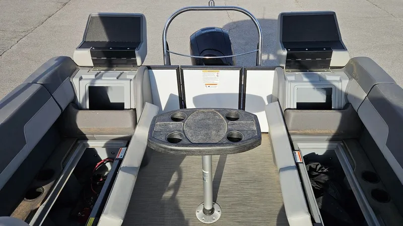 Slide: The Image of Lowe LS210 WT 2025 - 20