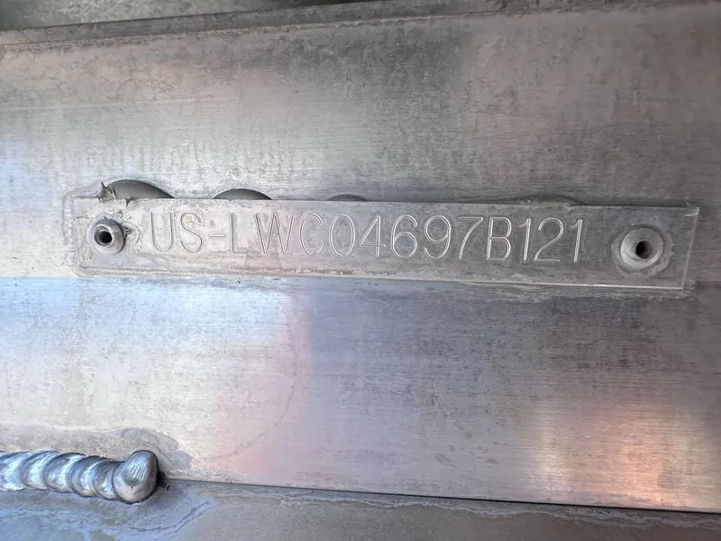 Slide: The Image of Lowe SS 210 WT 2021 - 12