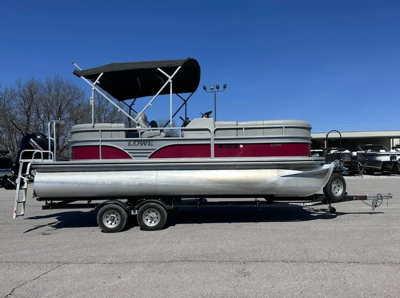 Slide: The Image of Lowe SS 210 WT 2021 - 13