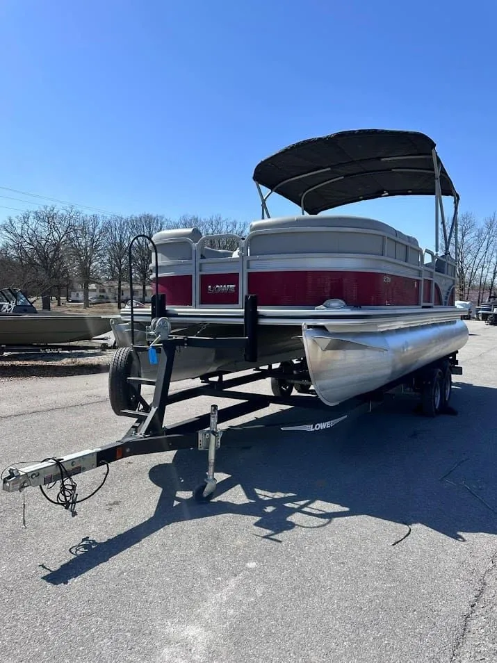 Slide: The Image of Lowe SS 210 WT 2021 - 18