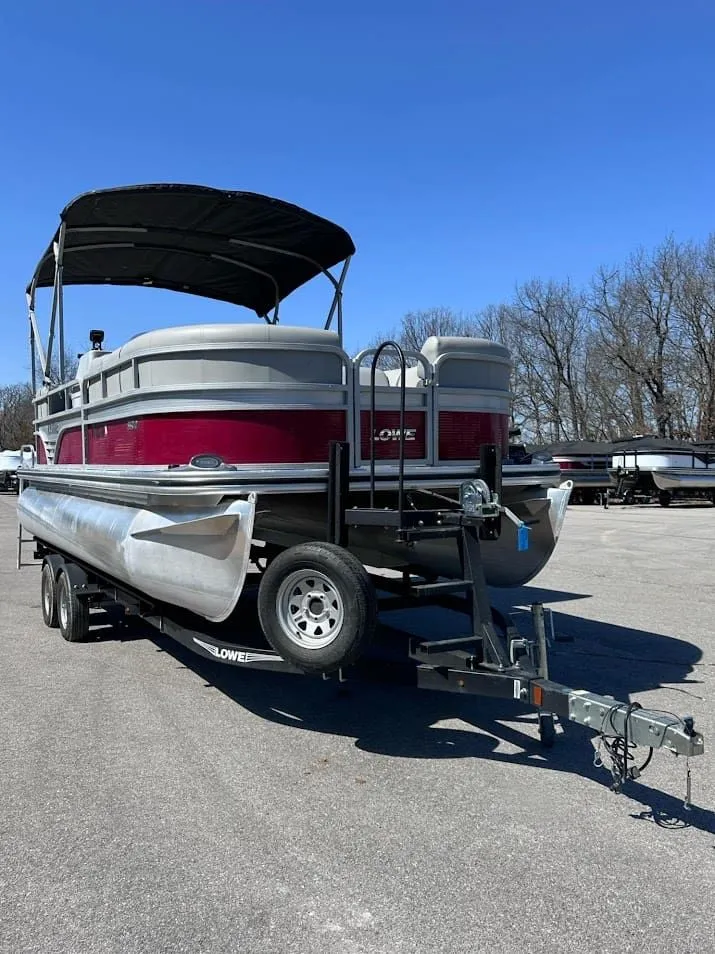 Slide: The Image of Lowe SS 210 WT 2021 - 20