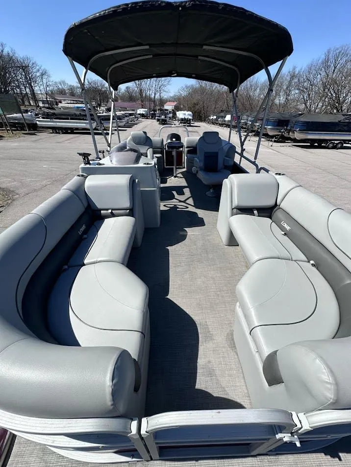 Slide: The Image of Lowe SS 210 WT 2021 - 22