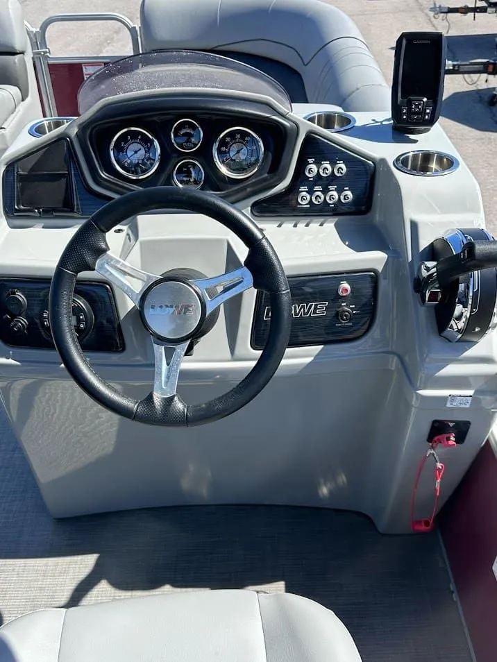 Slide: The Image of Lowe SS 210 WT 2021 - 24