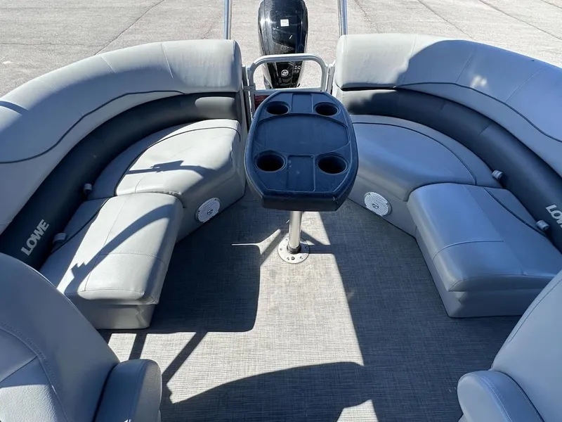 Slide: The Image of Lowe SS 210 WT 2021 - 26