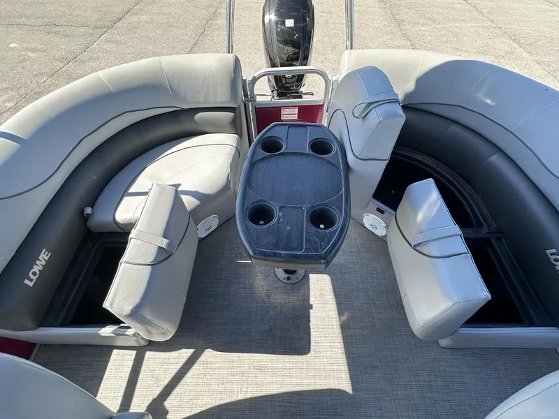 Slide: The Image of Lowe SS 210 WT 2021 - 27