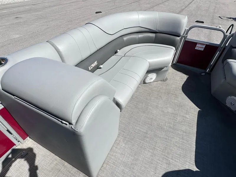 Slide: The Image of Lowe SS 210 WT 2021 - 4