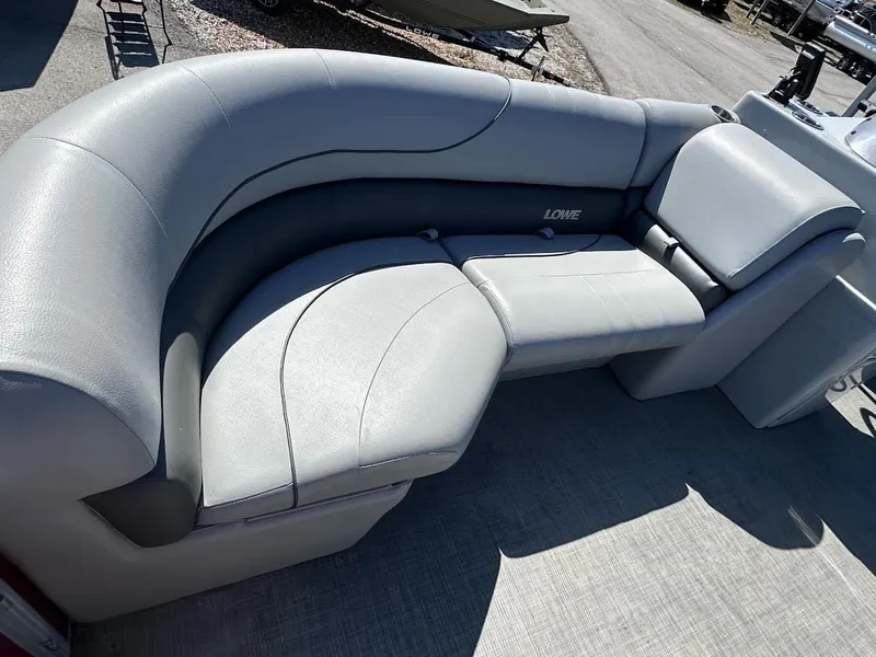 Slide: The Image of Lowe SS 210 WT 2021 - 6