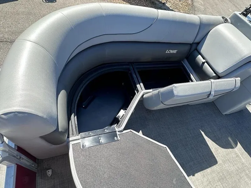 Slide: The Image of Lowe SS 210 WT 2021 - 7