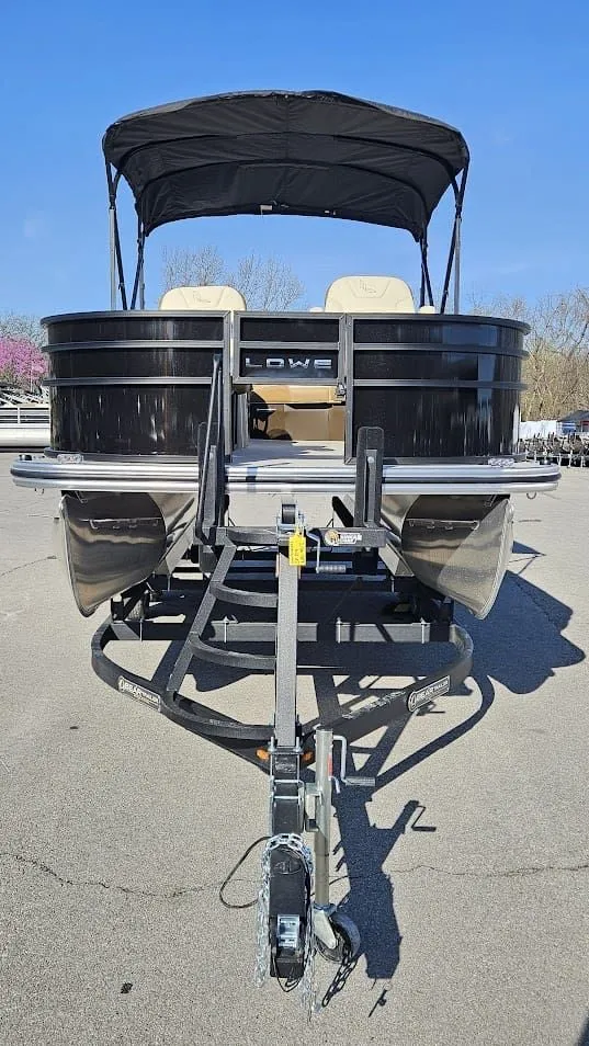 Slide: The Image of Lowe SF 214 Sport Fish 2025 - 10