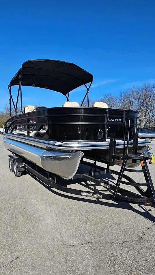 Slide: The Image of Lowe SF 214 Sport Fish 2025 - 11