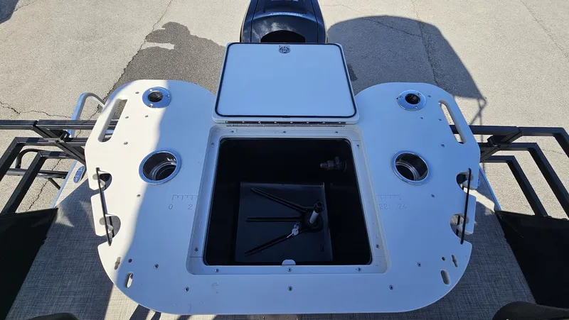 Slide: The Image of Lowe SF 214 Sport Fish 2025 - 19