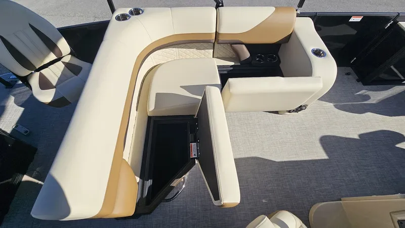 Slide: The Image of Lowe SF 214 Sport Fish 2025 - 21