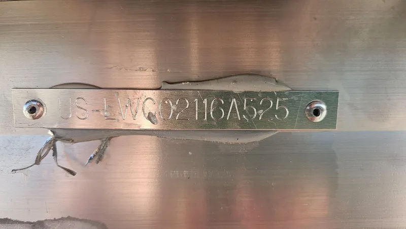 Slide: The Image of Lowe SF 214 Sport Fish 2025 - 3