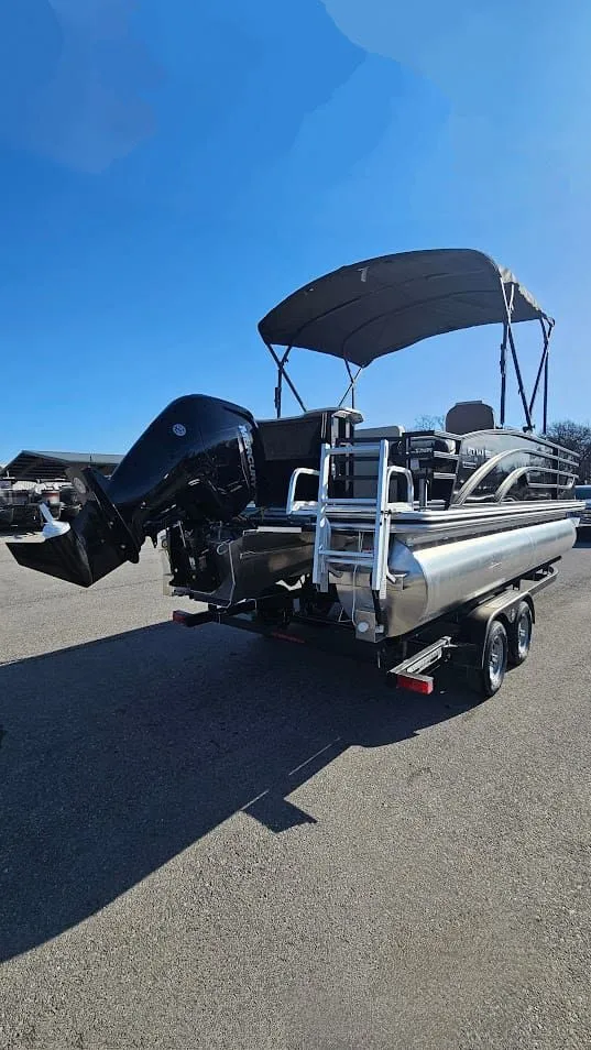 Slide: The Image of Lowe SF 214 Sport Fish 2025 - 6