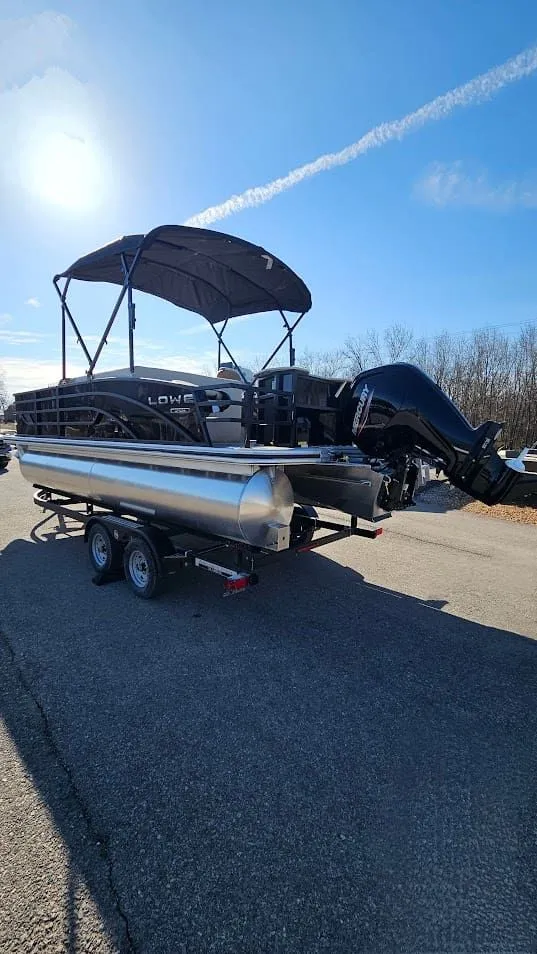 Slide: The Image of Lowe SF 214 Sport Fish 2025 - 8