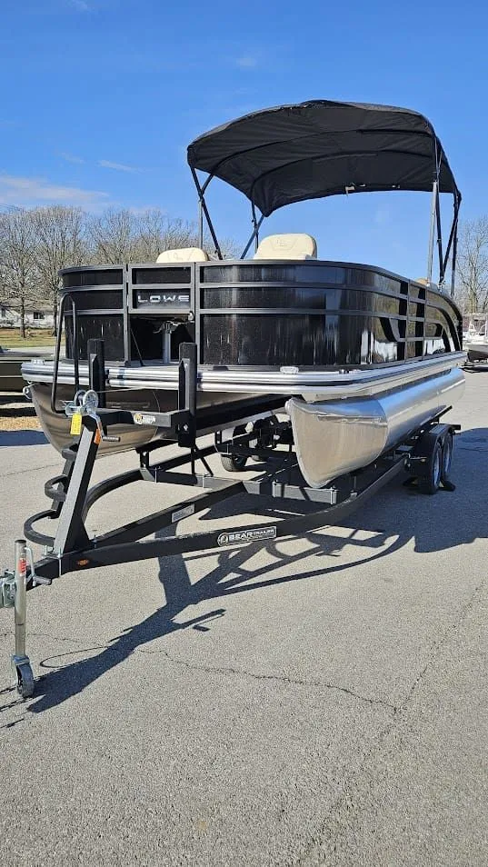 Slide: The Image of Lowe SF 214 Sport Fish 2025 - 9