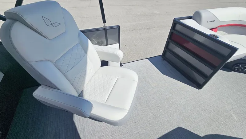 Slide: The Image of Lowe SS210 DH CL 2025 - 17