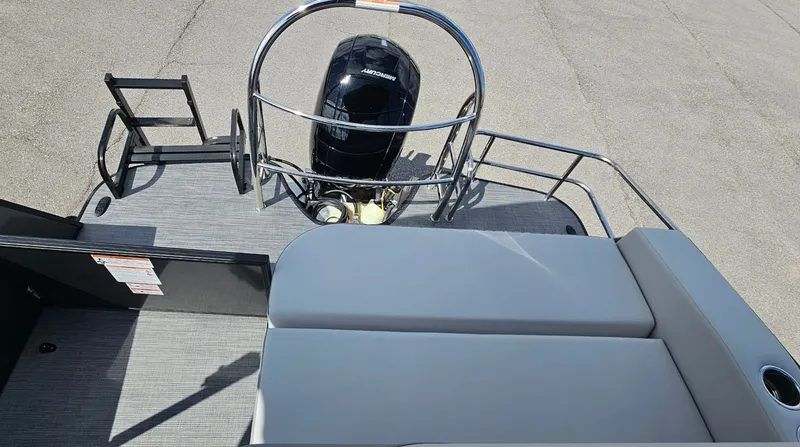 Slide: The Image of Lowe SS210 DH CL 2025 - 19