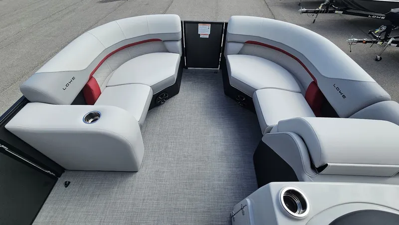 Slide: The Image of Lowe SS210 DH CL 2025 - 24